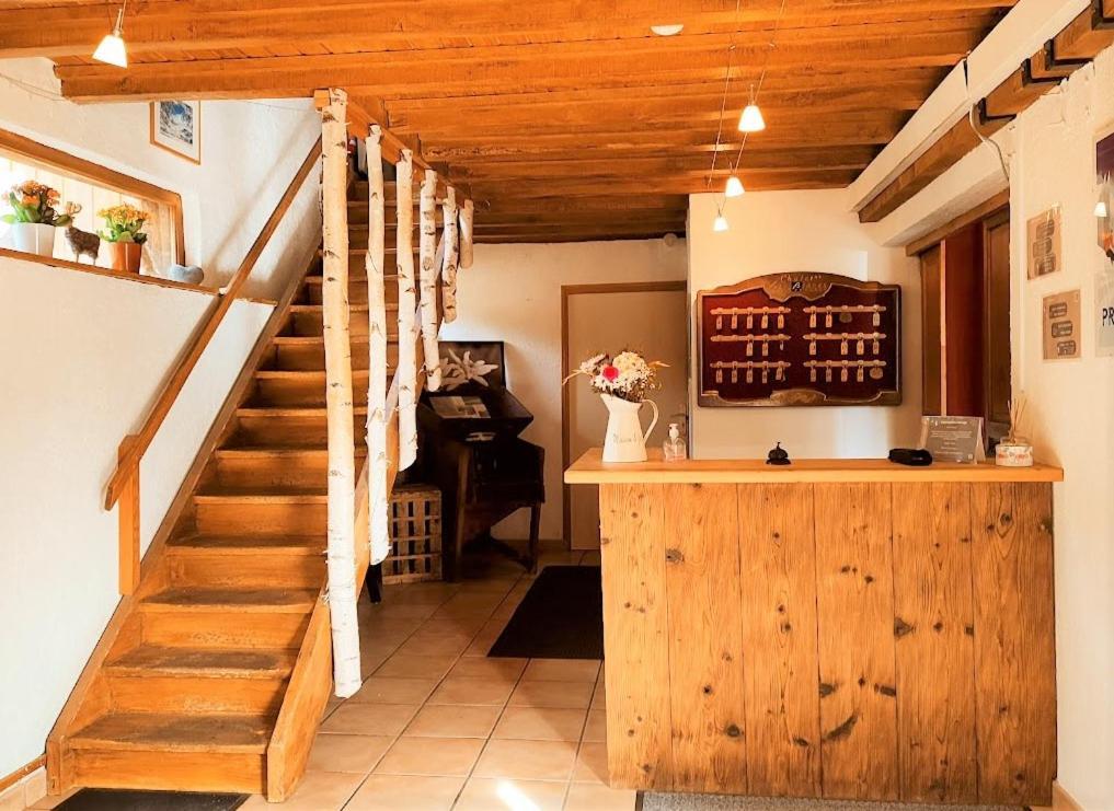 Chalet Hotel Les Blancs Пра Луп Екстериор снимка